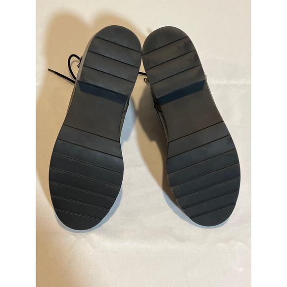 Like New condition Madden Girl Deliah Grey Stone Combat Boots Women’s Size 9.5m - Picture 4 of 8